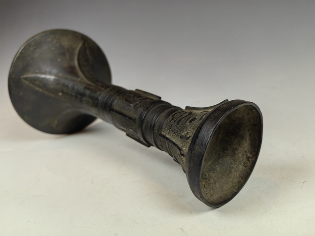 古玩銅器清仿商周饕餮紋銅花觚真品鑒賞圖