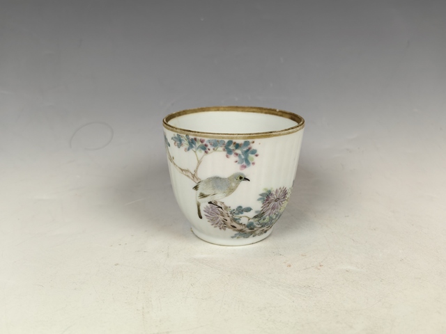 古玩陶瓷清晚名家吳煥庭作淺降花卉鳥詩文瓜棱茶杯真品鑒賞圖