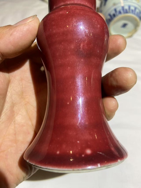 古玩陶瓷紅釉花觚真品鑒賞圖