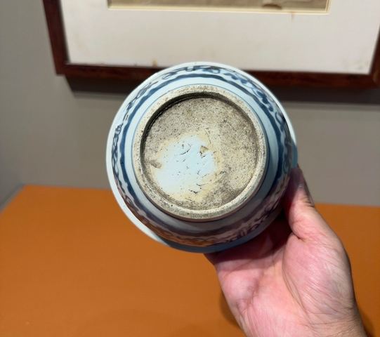 古玩陶瓷拐子龍紋青花香爐真品鑒賞圖