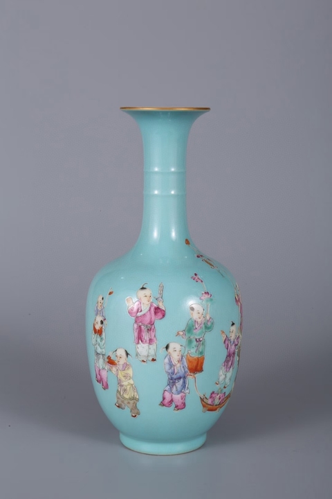 古玩陶瓷粉彩嬰戲紋長頸撇口瓶真品鑒賞圖