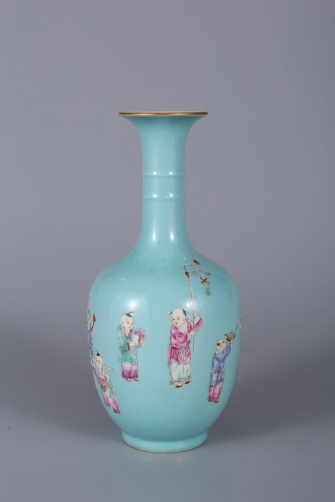古玩陶瓷粉彩嬰戲紋長頸撇口瓶真品鑒賞圖