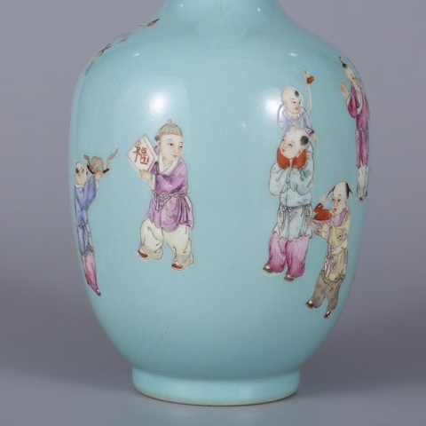 古玩陶瓷粉彩嬰戲紋長頸撇口瓶真品鑒賞圖