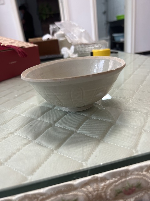 古玩陶瓷青白釉蓮瓣紋碗真品鑒賞圖