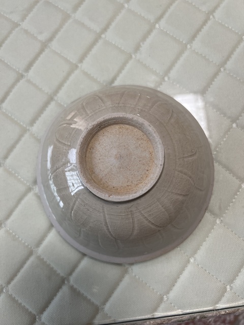 古玩陶瓷青白釉蓮瓣紋碗真品鑒賞圖