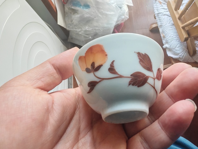 古玩陶瓷花卉紋杯真品鑒賞圖