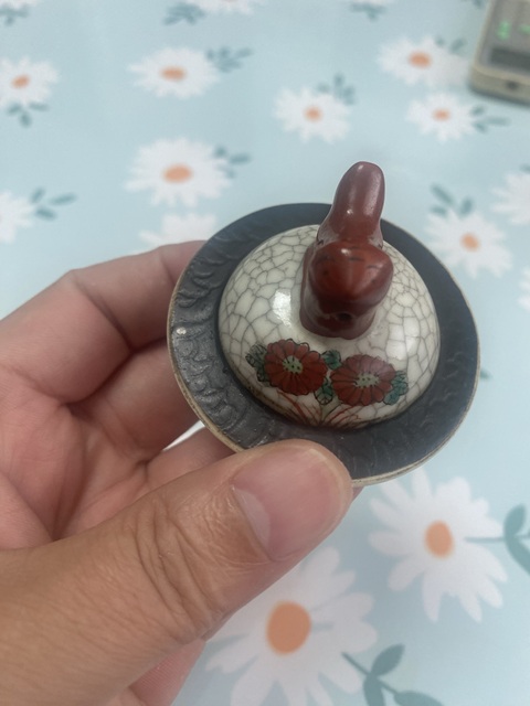 古玩陶瓷哥釉五彩花鳥紋蓋瓶真品鑒賞圖