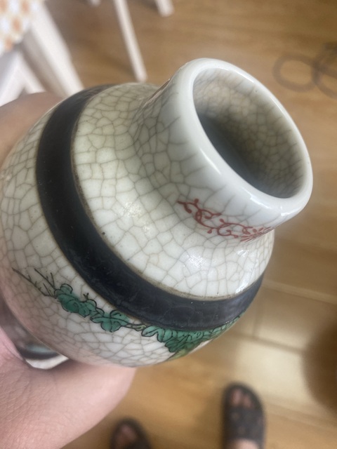 古玩陶瓷哥釉五彩花鳥紋蓋瓶真品鑒賞圖
