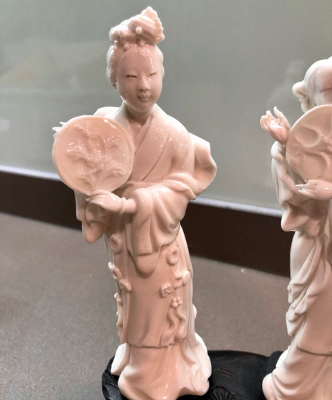 古玩陶瓷德化白瓷造像真品鑒賞圖