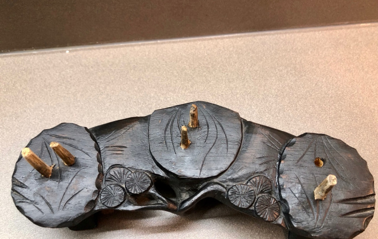 古玩陶瓷德化白瓷造像真品鑒賞圖