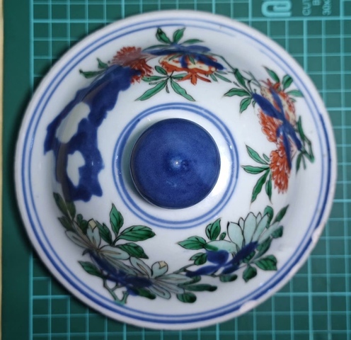 古玩陶瓷青花五彩花卉紋蓋真品鑒賞圖