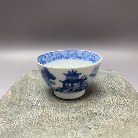 古玩陶瓷清乾隆亭臺樓閣山水青花杯拍賣,當前價格1260元