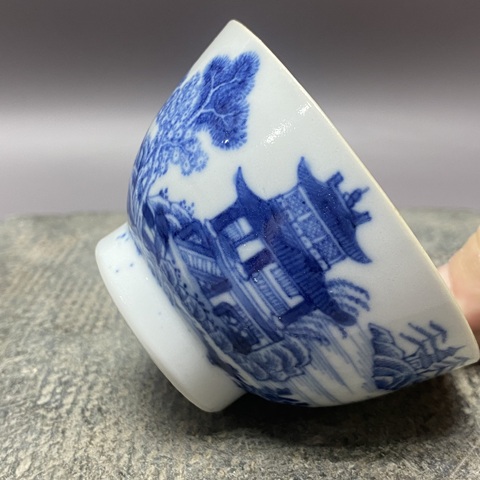 古玩陶瓷清乾隆亭臺樓閣山水青花杯拍賣,當前價格1260元