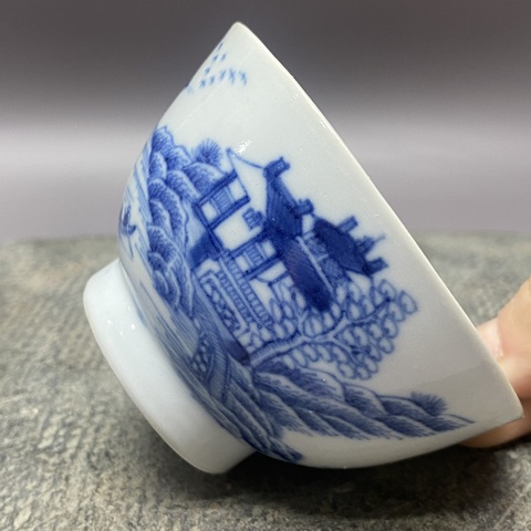 古玩陶瓷清乾隆亭臺樓閣山水青花杯拍賣,當前價格1260元