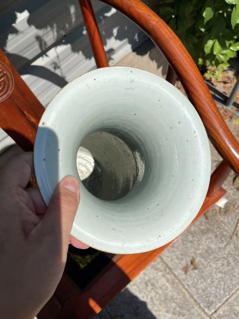 古玩陶瓷礬紅太師少保雙松葉耳撇口瓶真品鑒賞圖