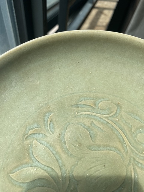 古玩陶瓷龍泉青瓷刻花斂口洗真品鑒賞圖