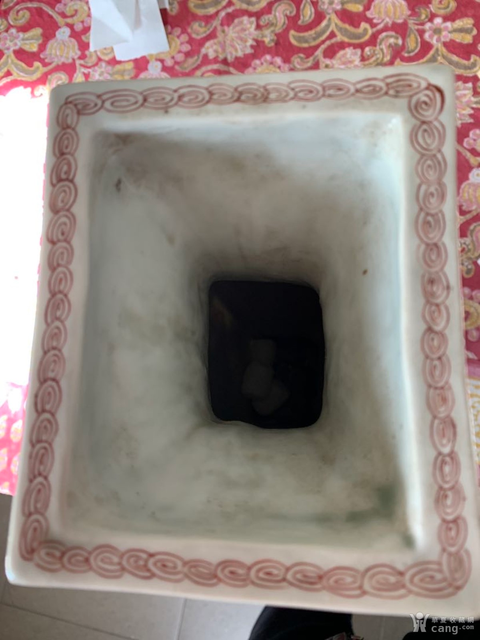 古玩陶瓷五彩人物四方尊瓶（歐瓷）真品鑒賞圖