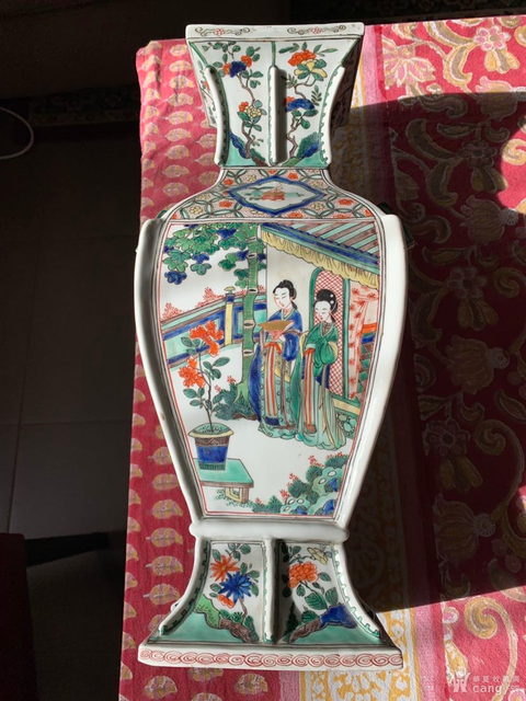古玩陶瓷五彩人物四方尊瓶（歐瓷）真品鑒賞圖