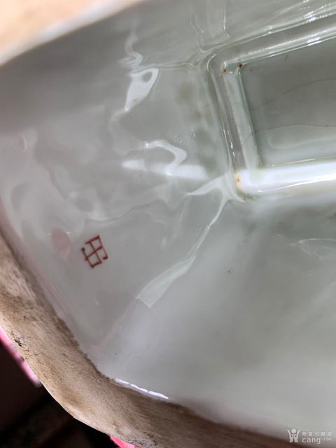 古玩陶瓷五彩人物四方尊瓶（歐瓷）真品鑒賞圖