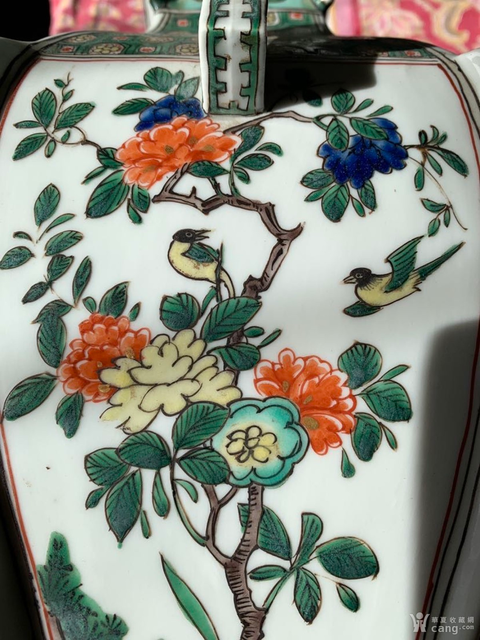 古玩陶瓷五彩人物四方尊瓶（歐瓷）真品鑒賞圖