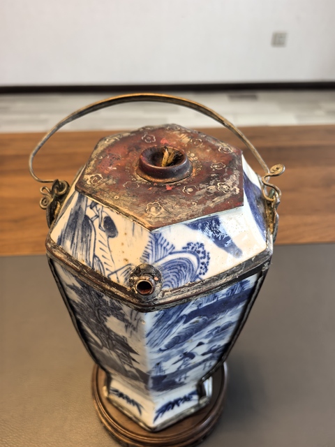 古玩陶瓷道光青花山水人物六方詩文瓶拍賣,當前價格850元