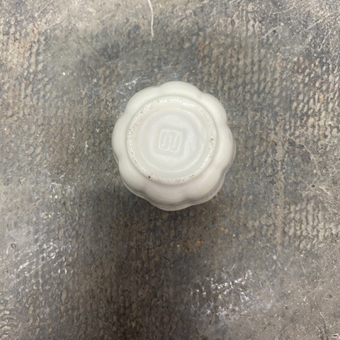 古玩陶瓷德化窯白釉花口杯真品鑒賞圖