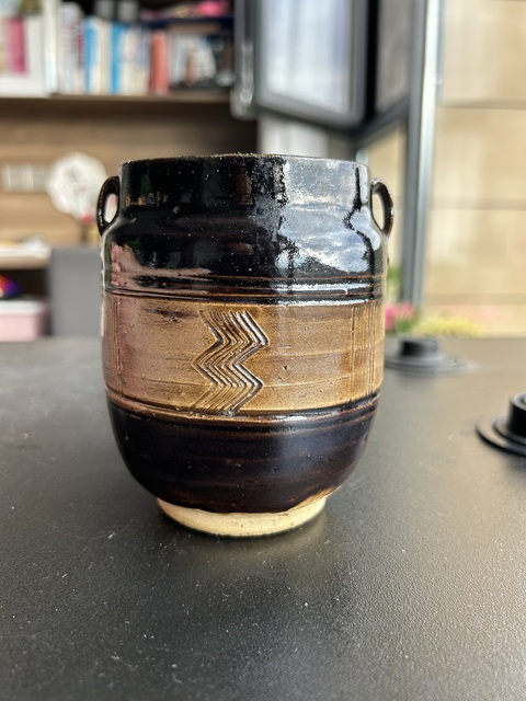 古玩陶瓷耀州雙色釉刻水波紋罐真品鑒賞圖