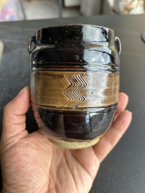 古玩陶瓷耀州雙色釉刻水波紋罐真品鑒賞圖