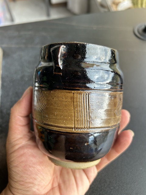 古玩陶瓷耀州雙色釉刻水波紋罐真品鑒賞圖