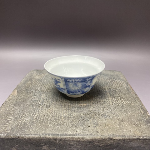 古玩陶瓷民國·梅蘭竹菊·手繪青花杯拍賣,當前價格368元