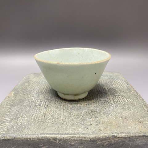古玩陶瓷清中期·豆青釉·茶杯拍賣，當前價格129元