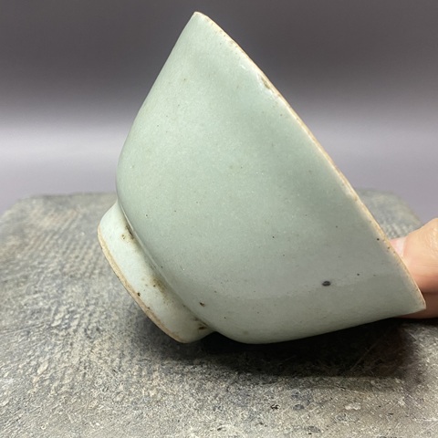 古玩陶瓷清中期·豆青釉·茶杯拍賣，當前價格129元