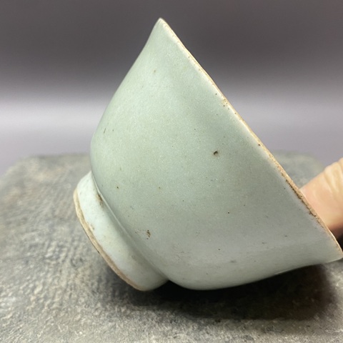 古玩陶瓷清中期·豆青釉·茶杯拍賣，當前價格129元