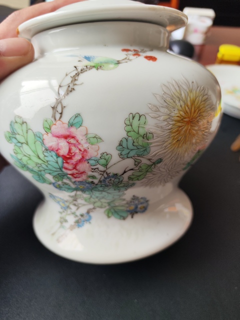 古玩陶瓷民國粉彩花鳥將軍罐拍賣,當前價格2600元