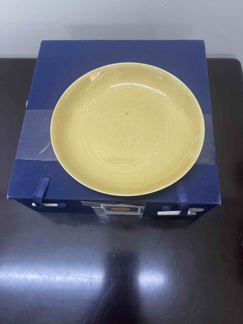 古玩陶瓷光緒黃釉盤真品鑒賞圖