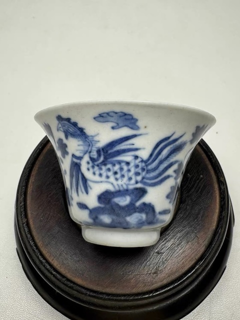古玩陶瓷鳳紋青花杯真品鑒賞圖