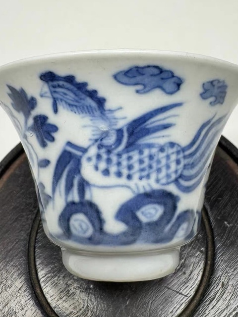 古玩陶瓷鳳紋青花杯真品鑒賞圖