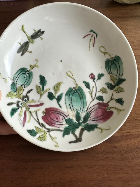 古玩陶瓷粉彩蝶戀花紋盤真品鑒賞圖