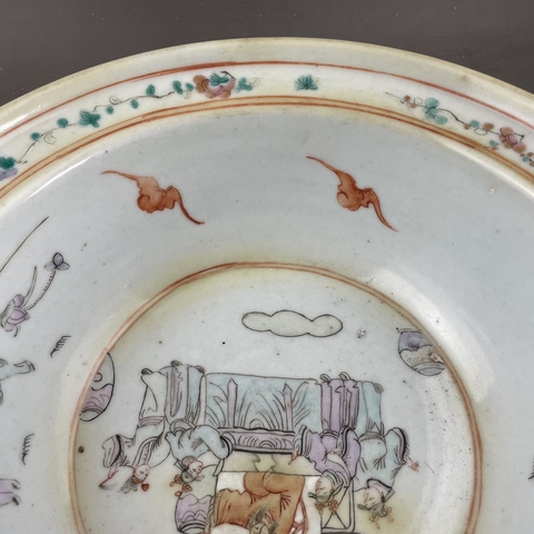 古玩陶瓷粉彩狀元及第圖折沿盆真品鑒賞圖