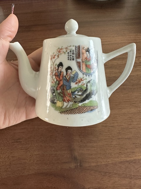 古玩陶瓷粉彩人物故事紋茶壺真品鑒賞圖
