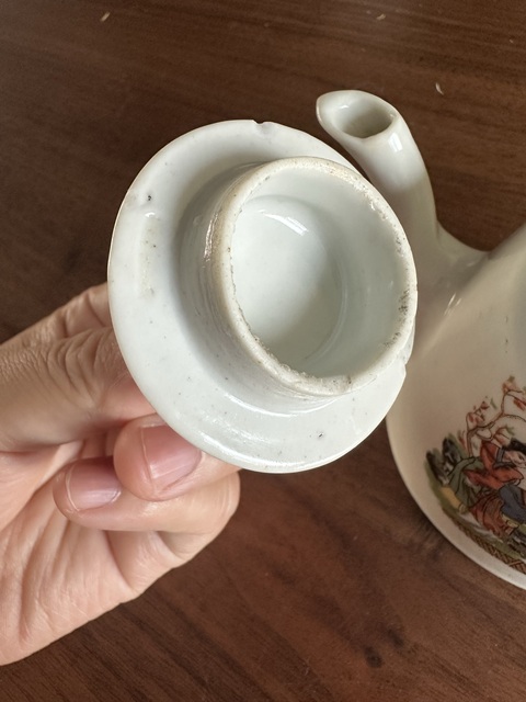 古玩陶瓷粉彩人物故事紋茶壺真品鑒賞圖