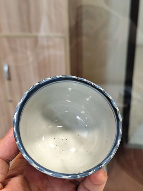 古玩陶瓷松樹(shù)紋青花杯真品鑒賞圖