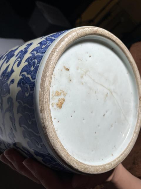 古玩陶瓷需上手,乾隆風格纏枝花卉紋瓶真品鑒賞圖