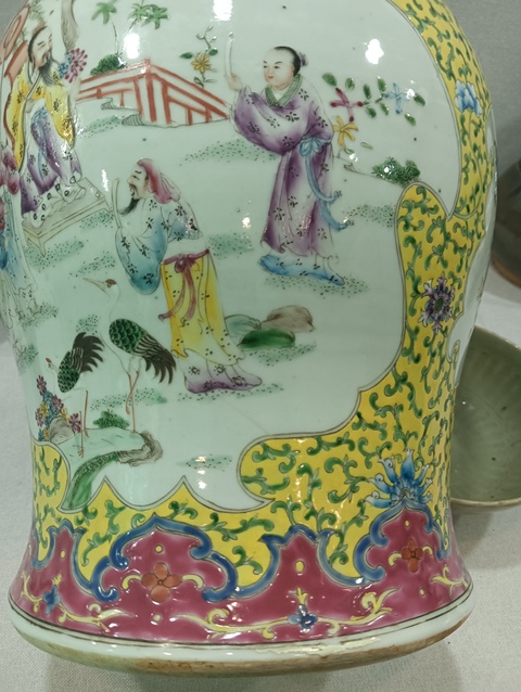 古玩陶瓷清晚期 粉彩嬰戲蓋罐真品鑒賞圖