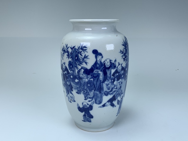 古玩陶瓷清末民初·青花四妃十六子燈籠瓶拍賣,當前價格888元