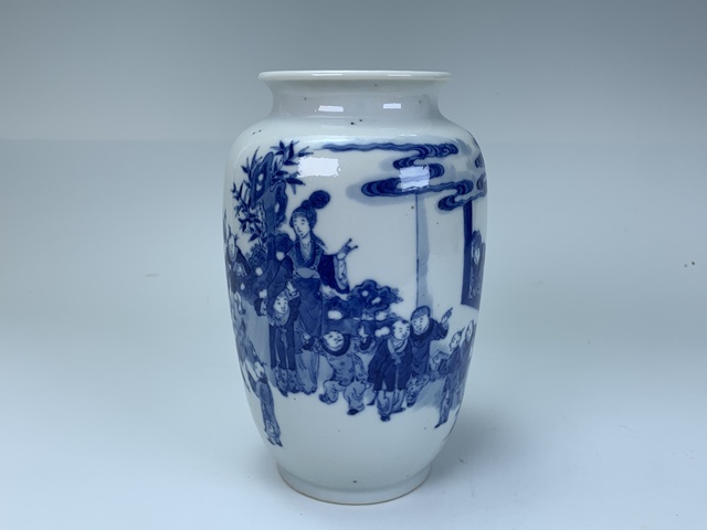古玩陶瓷清末民初·青花四妃十六子燈籠瓶拍賣,當前價格888元