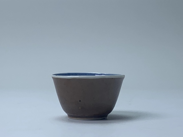 古玩陶瓷清康熙·外紫金釉內(nèi)青花人物紋杯拍賣,當前價格0元