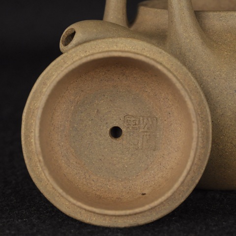 古玩雜項(xiàng)民國(guó) 段泥三叉提梁壺拍賣,當(dāng)前價(jià)格4900元