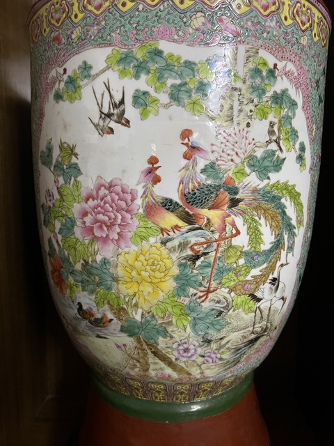 古玩陶瓷五倫圖粉彩瓶真品鑒賞圖