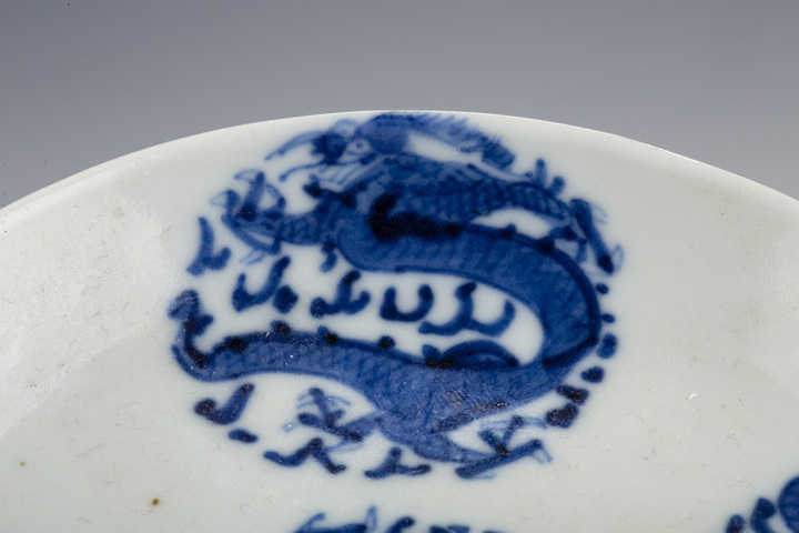 古玩陶瓷晚清·青花團(tuán)龍紋高足盤拍賣,當(dāng)前價(jià)格850元